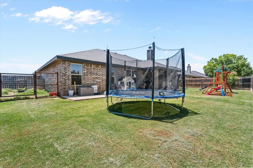 Welcome to this fantastic home located in Hillcrest Country Club - photo 24