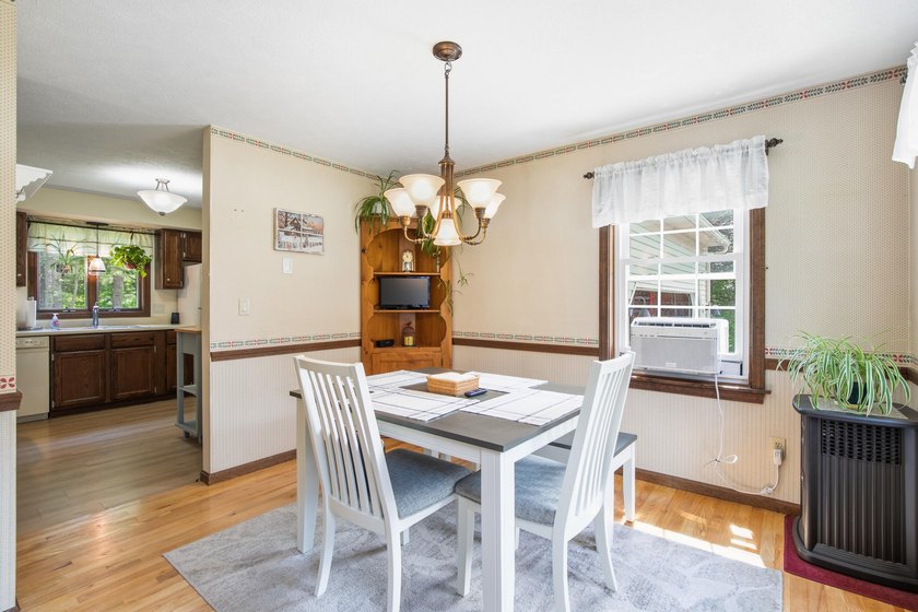 Move right into this well-maintained 4-bedroom, 2.5-bath - photo 10