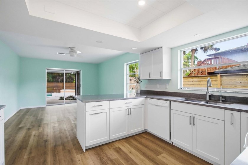 Beautifully updated block home on an oversized lot in a prime - photo 40