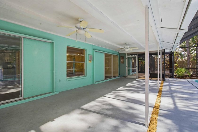 Beautifully updated block home on an oversized lot in a prime - photo 47