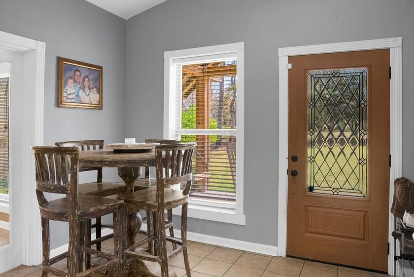 Welcome to your perfect blend of peaceful country living and - photo 11