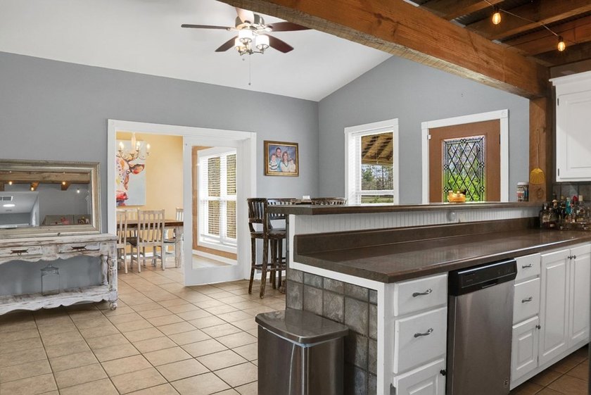 Welcome to your perfect blend of peaceful country living and - photo 18