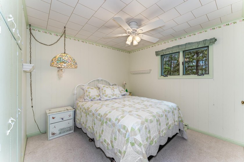 Sprawling ranch-style 3-bedroom, 2 full bath home with a bonus - photo 21