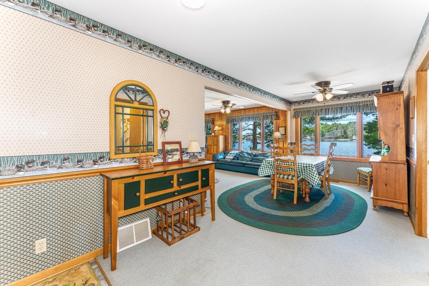 Sprawling ranch-style 3-bedroom, 2 full bath home with a bonus - photo 23