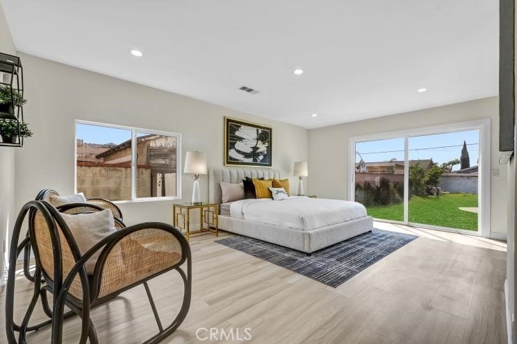 Welcome to this beautifully updated 5-bedroom, 4-bathroom home - photo 24