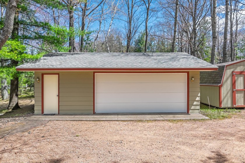Sprawling ranch-style 3-bedroom, 2 full bath home with a bonus - photo 26