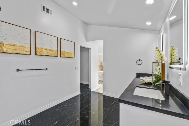 Welcome to this beautifully updated 5-bedroom, 4-bathroom home - photo 29