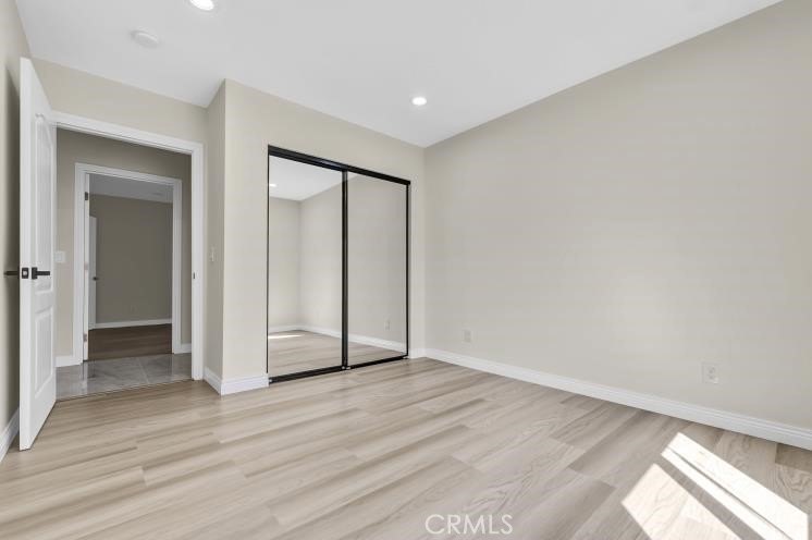 Welcome to this beautifully updated 5-bedroom, 4-bathroom home - photo 30