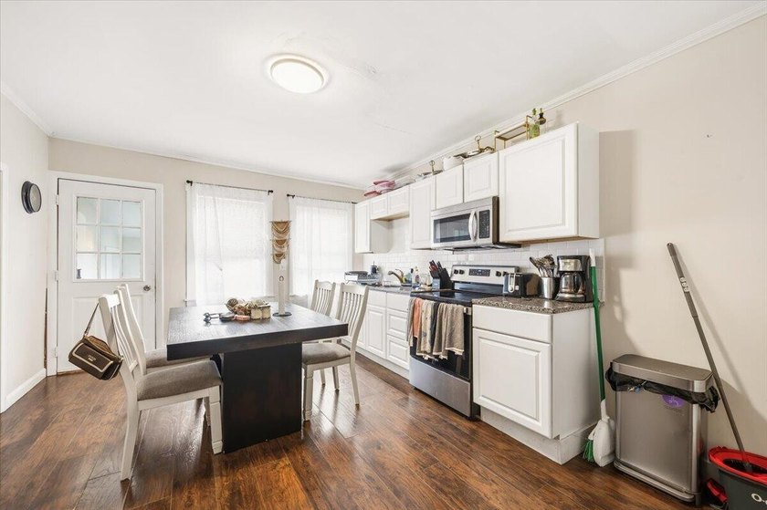 This updated duplex offers a solid opportunity for both - photo 9