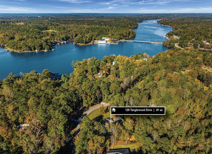 ONE LEVEL RANCH IN EXCELLENT CONDITION IN AWESOME LAKE - photo 2