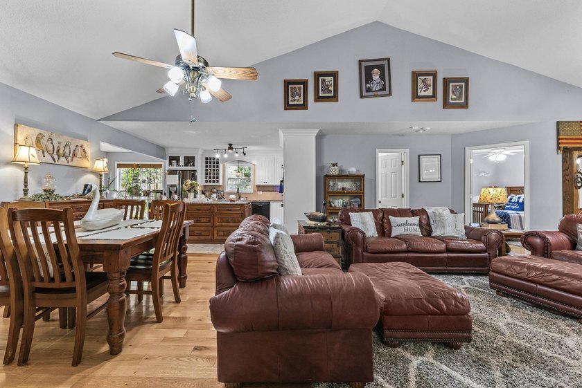 ONE LEVEL RANCH IN EXCELLENT CONDITION IN AWESOME LAKE - photo 5