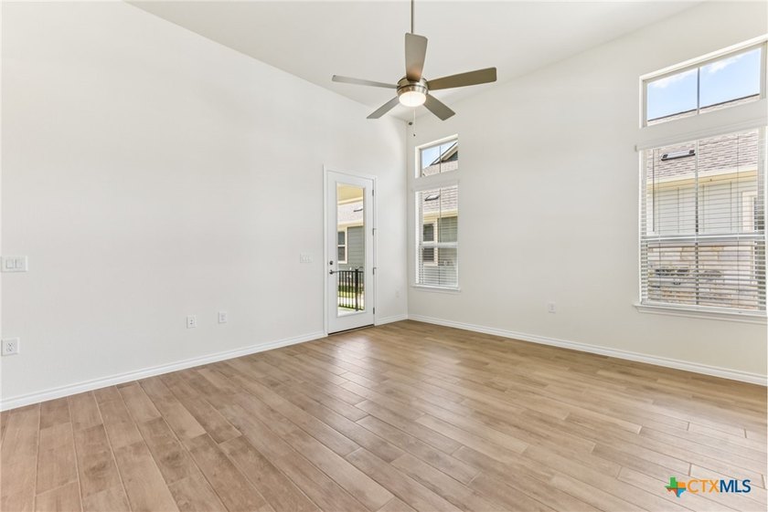 Evia plan with upgraded SHORE flooring package, quartz - photo 6