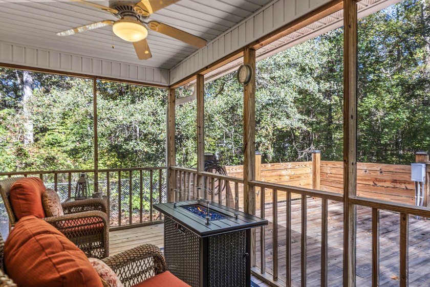 ONE LEVEL RANCH IN EXCELLENT CONDITION IN AWESOME LAKE - photo 9