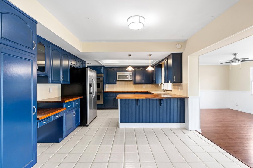 ABSOLUTELY GORGEOUS SINGLE STORY HOME | PRIME EAST BOCA RATON - photo 11