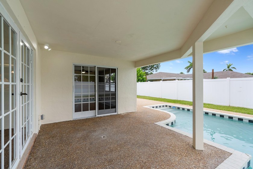 ABSOLUTELY GORGEOUS SINGLE STORY HOME | PRIME EAST BOCA RATON - photo 25