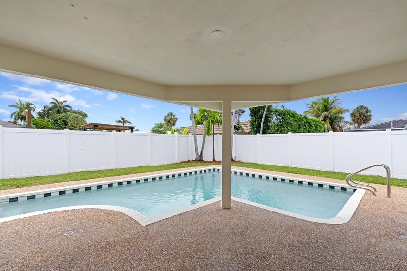 ABSOLUTELY GORGEOUS SINGLE STORY HOME | PRIME EAST BOCA RATON - photo 26
