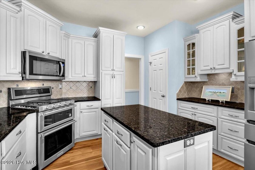 A rare Southport offering--over 4,300 square feet of Lowcountry - photo 30