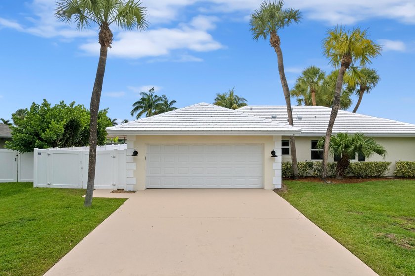 ABSOLUTELY GORGEOUS SINGLE STORY HOME | PRIME EAST BOCA RATON - photo 36