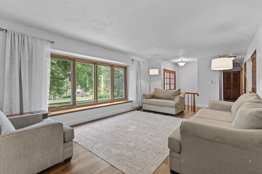 BEST OF BOTH WORLDS - Oconomowoc schools and amenities + Ixonia - photo 6
