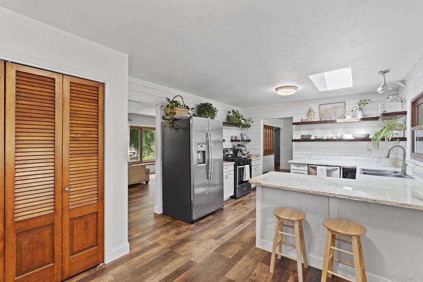 BEST OF BOTH WORLDS - Oconomowoc schools and amenities + Ixonia - photo 10