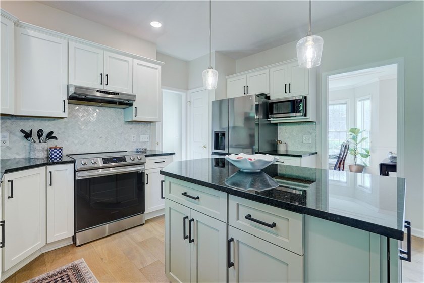 Welcome home to this beautifully updated Colonial, ideally - photo 15
