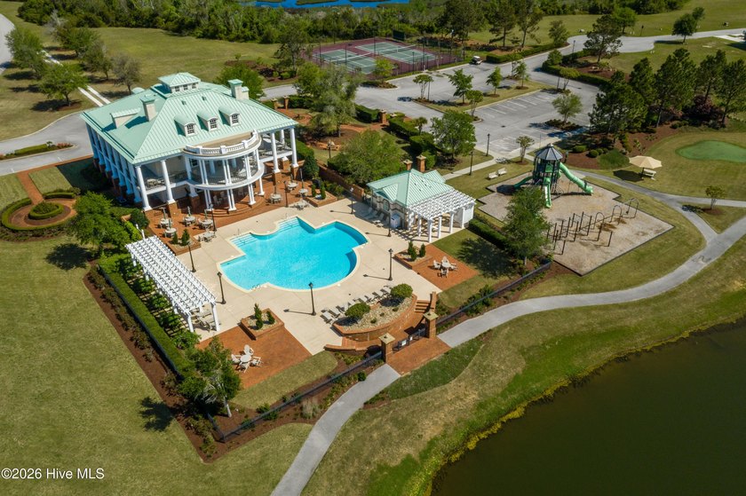 Discover refined coastal living in this beautifully appointed - photo 5