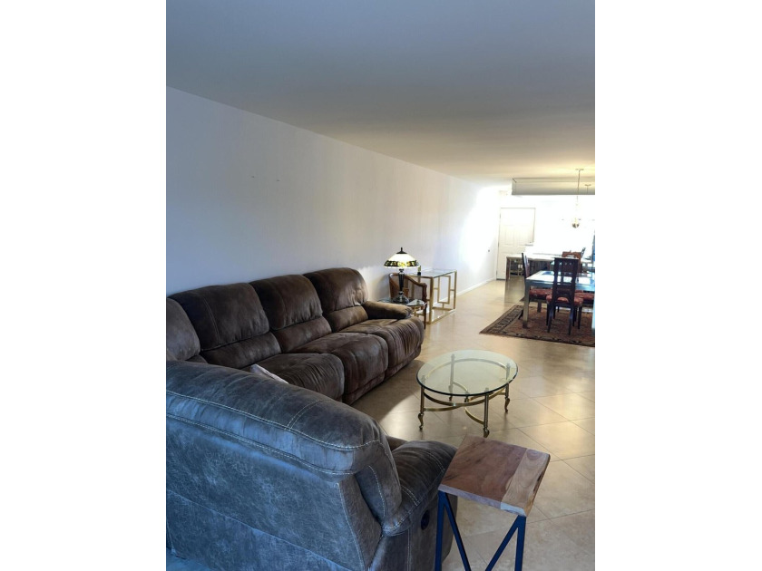 Beautiful Lake &amp; Fountain View, 2 Bed / 2 Bath, Substantially - photo 15