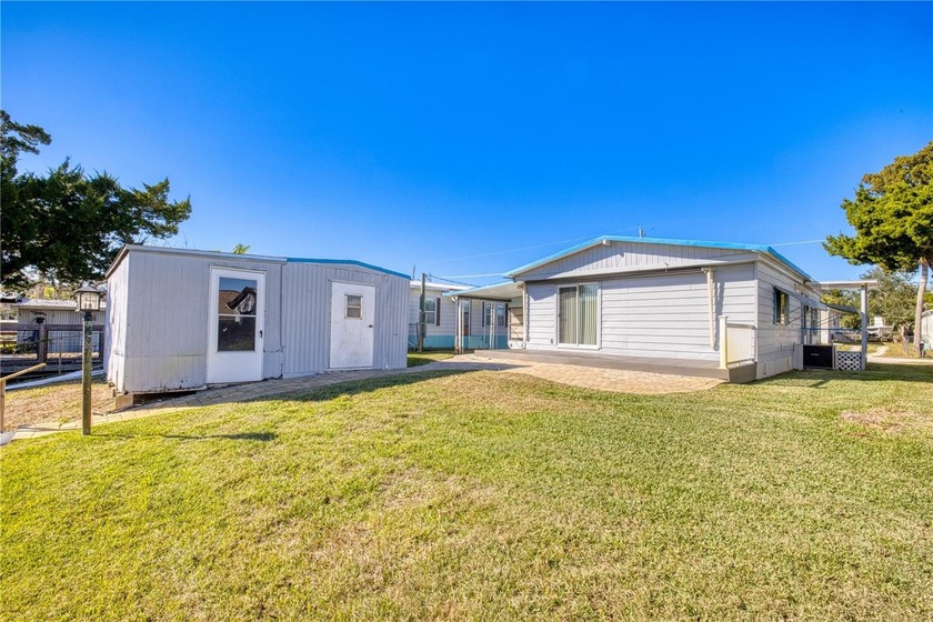 Enjoy true WATERFRONT living in this NEWLY REMODELED - photo 17