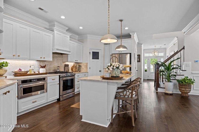 Discover refined coastal living in this beautifully appointed - photo 9