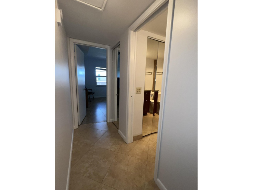 Beautiful Lake &amp; Fountain View, 2 Bed / 2 Bath, Substantially - photo 22