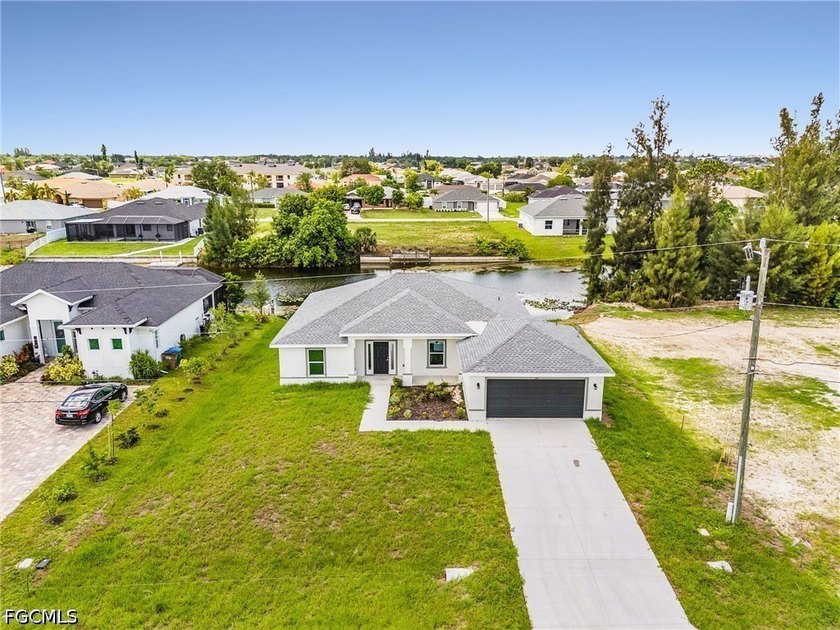 There's a quiet confidence about this home-the kind you feel the - photo 23