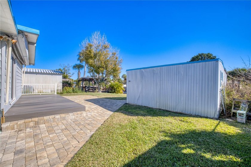 Enjoy true WATERFRONT living in this NEWLY REMODELED - photo 23