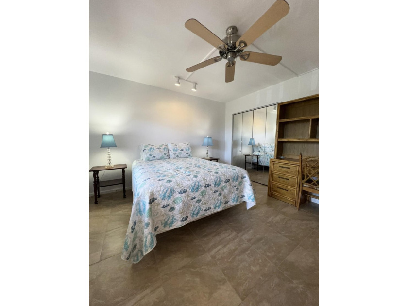 Beautiful Lake &amp; Fountain View, 2 Bed / 2 Bath, Substantially - photo 25