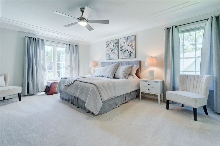 Welcome home to this beautifully updated Colonial, ideally - photo 26