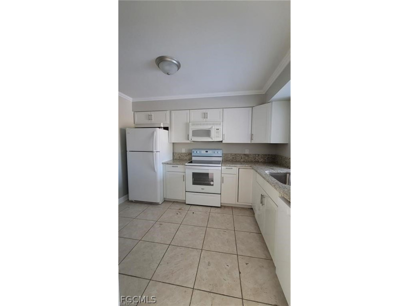 This well-maintained and thoughtfully updated duplex can be - photo 26