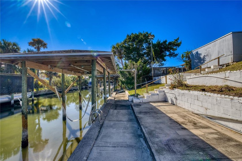 Enjoy true WATERFRONT living in this NEWLY REMODELED - photo 26