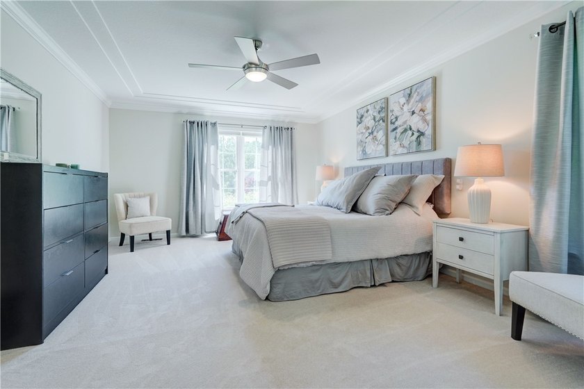 Welcome home to this beautifully updated Colonial, ideally - photo 27