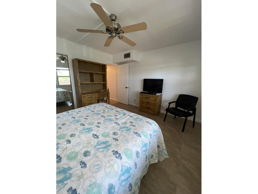 Beautiful Lake &amp; Fountain View, 2 Bed / 2 Bath, Substantially - photo 27