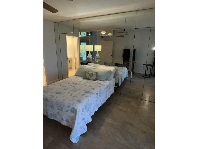 Beautiful Lake &amp; Fountain View, 2 Bed / 2 Bath, Substantially - photo 30