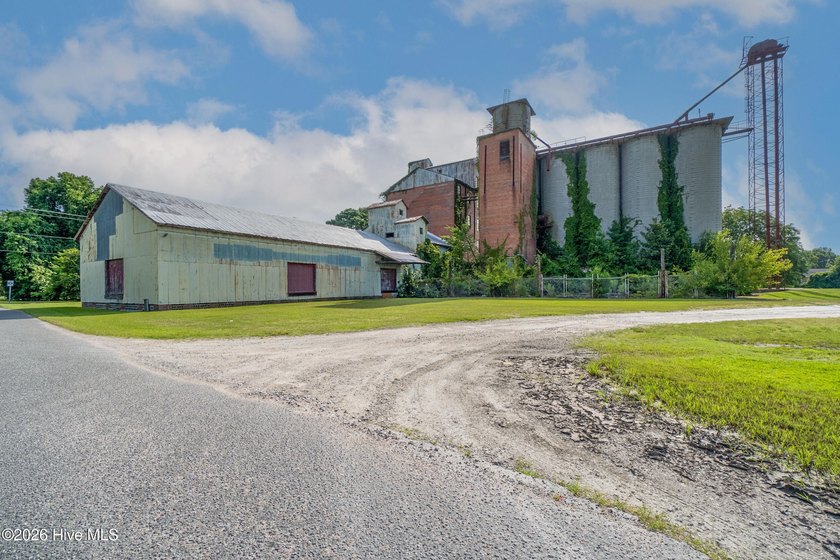 Own a piece of Elizabeth City's history with the Carolina Feed - photo 3