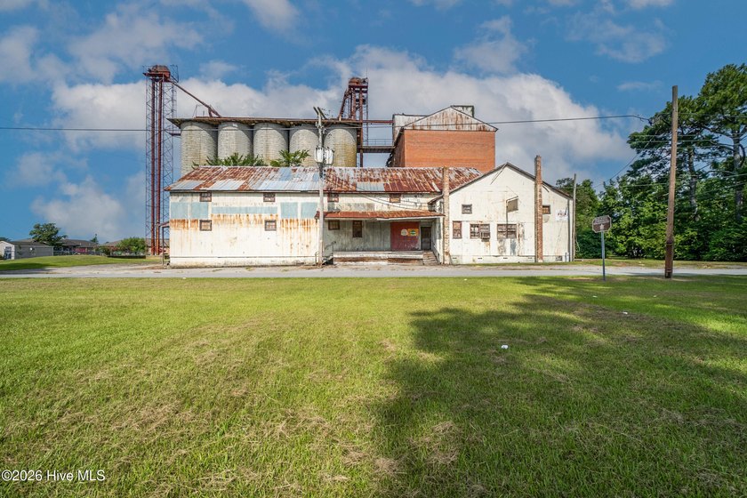 Own a piece of Elizabeth City's history with the Carolina Feed - photo 5
