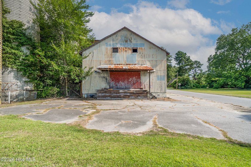Own a piece of Elizabeth City's history with the Carolina Feed - photo 7