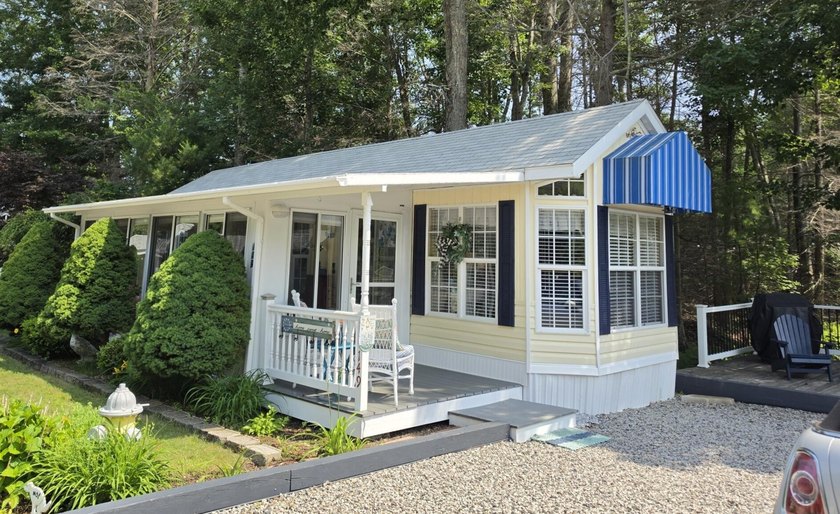 Absolutely beautiful Summer Home in highly sought after Resort! - photo 2