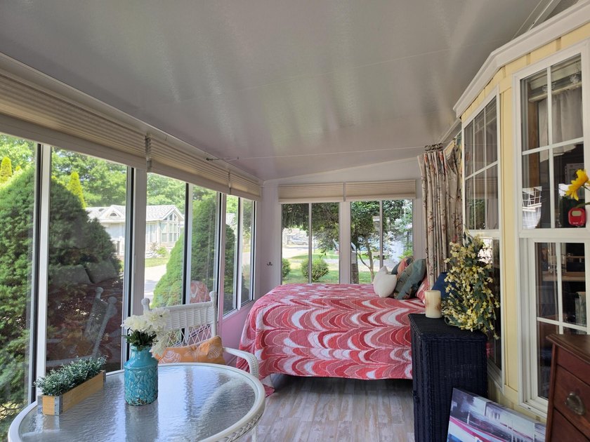 Absolutely beautiful Summer Home in highly sought after Resort! - photo 4