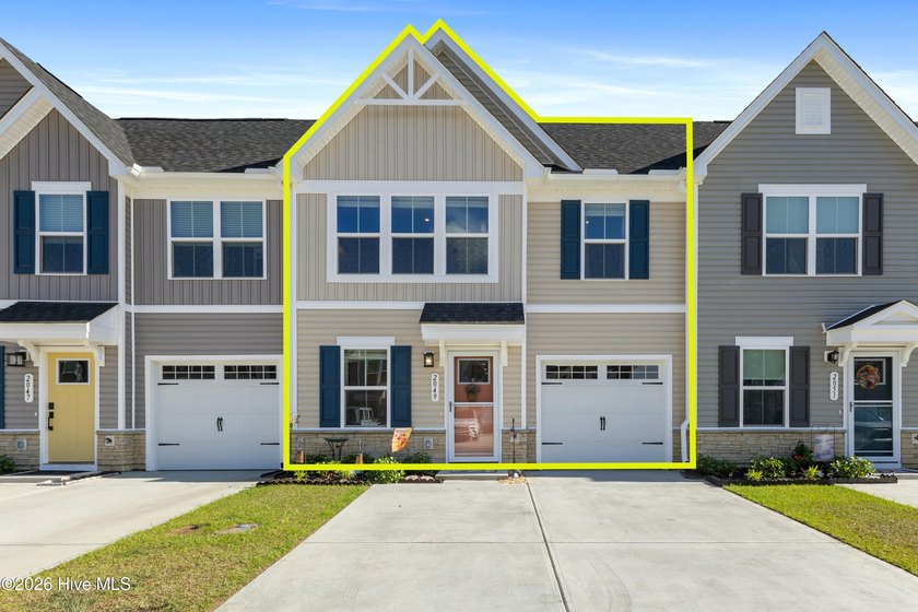 MOTIVATED SELLERS--PRICED TO SELL! Don't miss this move-in-ready - photo 2