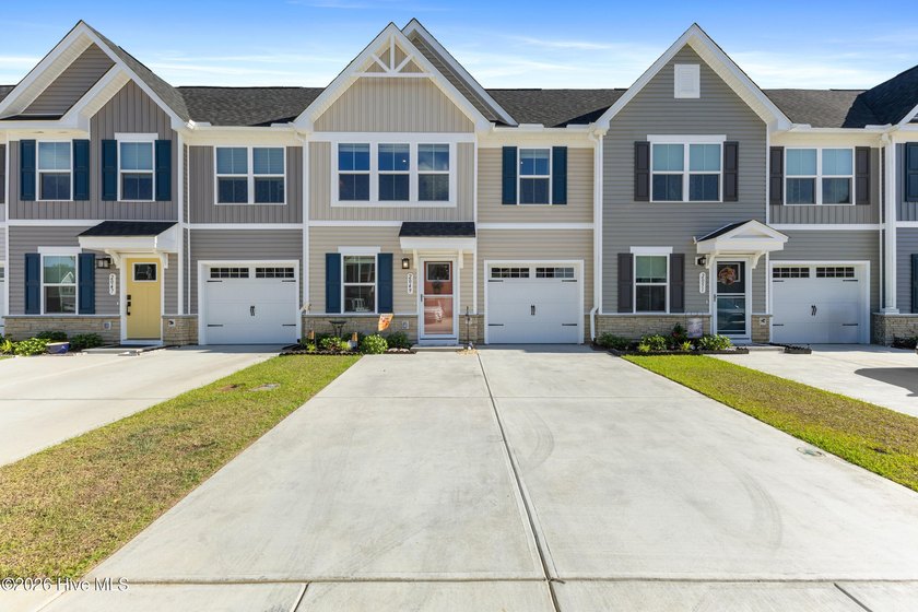 MOTIVATED SELLERS--PRICED TO SELL! Don't miss this move-in-ready - photo 3