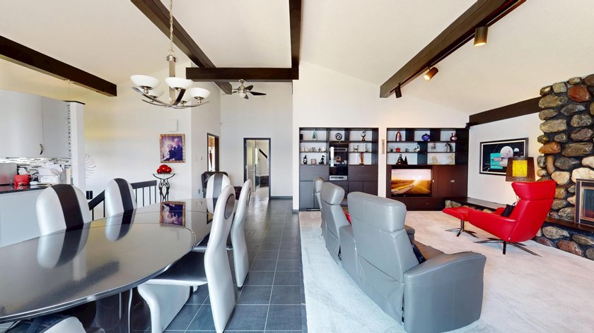 Experience modern luxury with the privacy and outdoor lifestyle - photo 8
