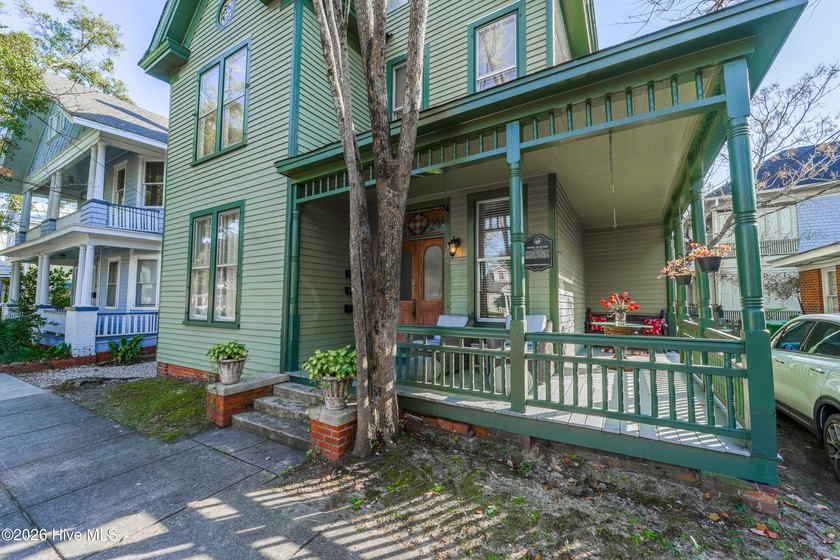 Unique opportunity to own a three unit investment property in - photo 5