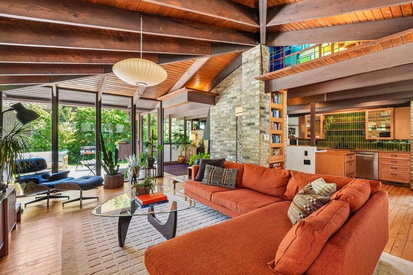 One of a Kind Mid-Century Modern home designed by renowned - photo 6