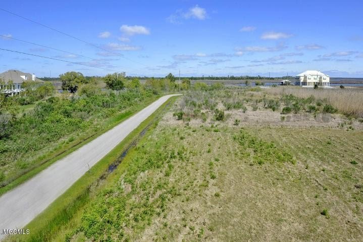 Come see this beautiful waterfront property waiting for you! - photo 5